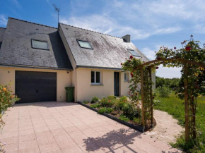 Maison familiale avec jardin clos, 4 pièces, 6 pers, proche plage et commerces, Wifi, parking inclus. - FR-1-477-192